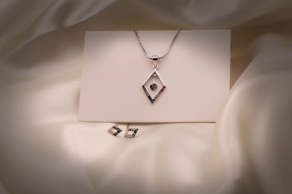 Brilliant Prism Pendant Set