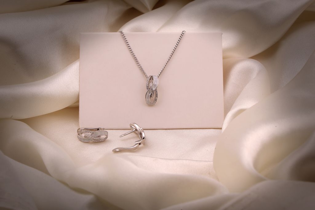 Eternal Infinity Pendant Set