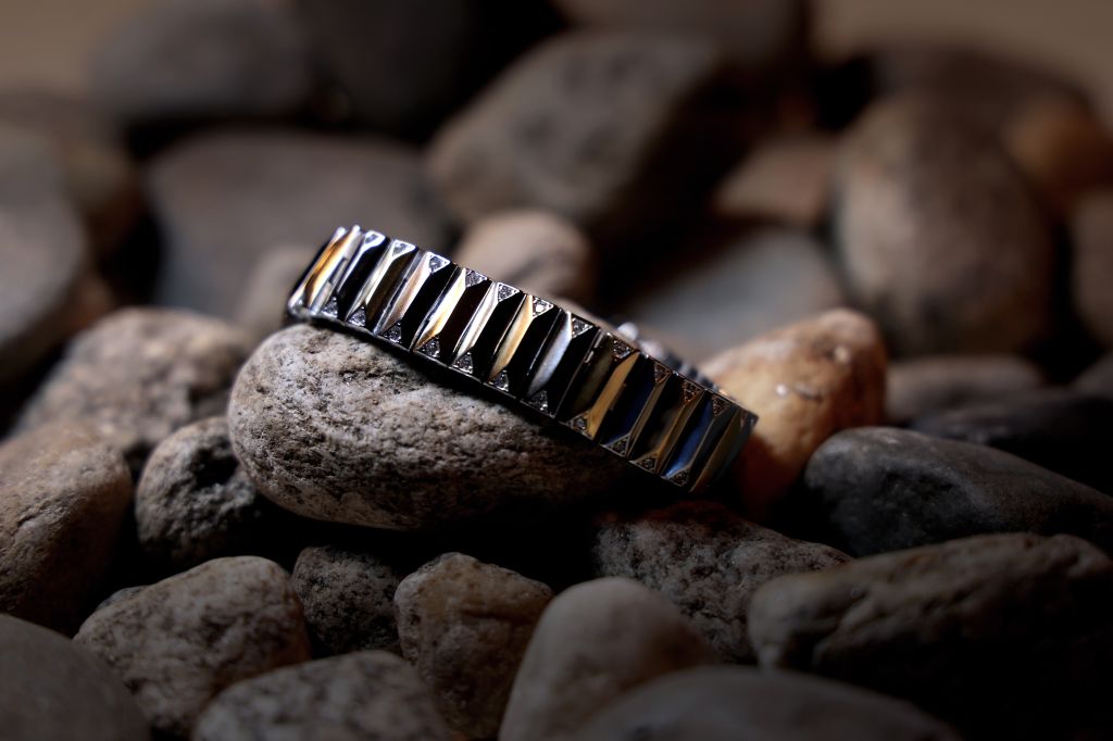 Midnight Ridge Textured Band Ring