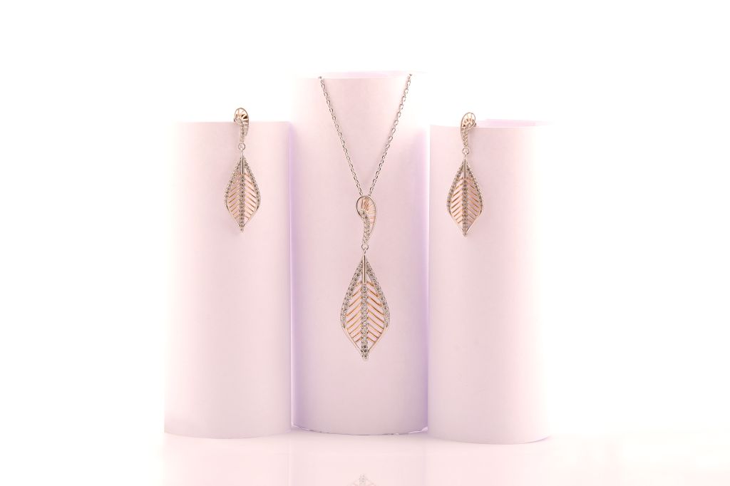 Dainty Leaf Jewelry Set