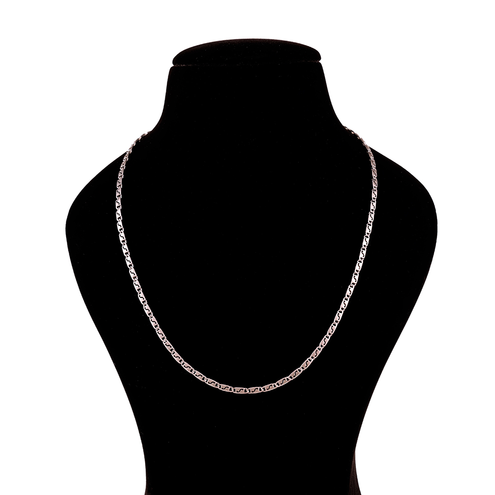 Elegant Interlocking Link Chain Necklace