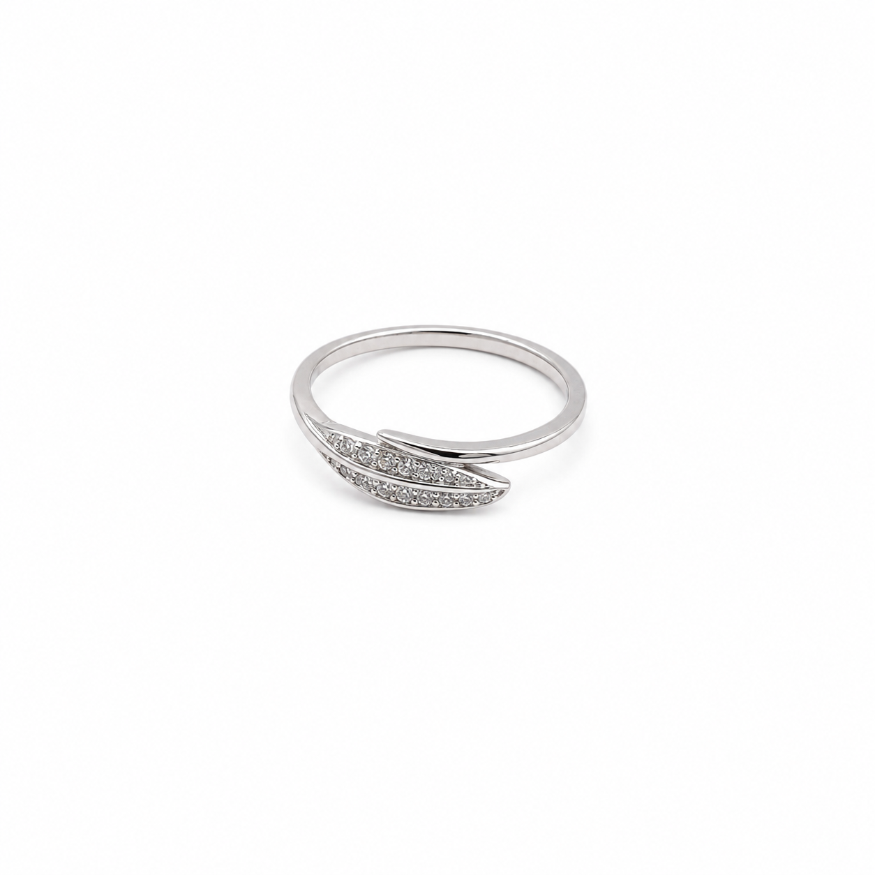 Leaf-Shaped Zirconium-Enclosed Ring
