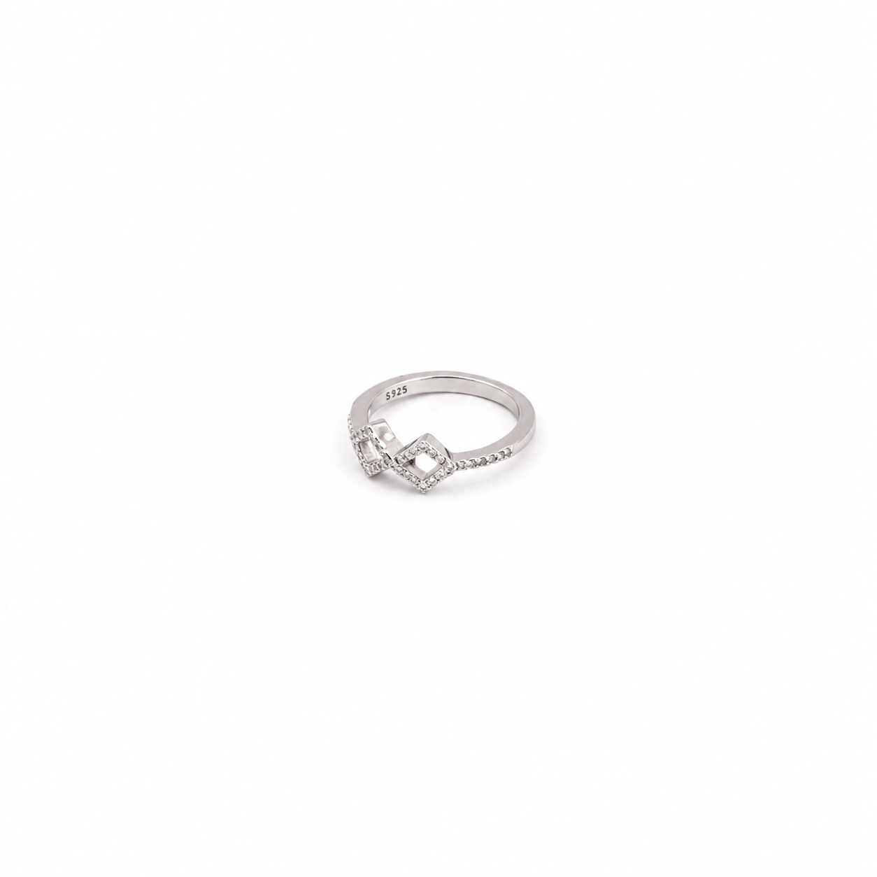 Stylish yet Minimal Band Ring